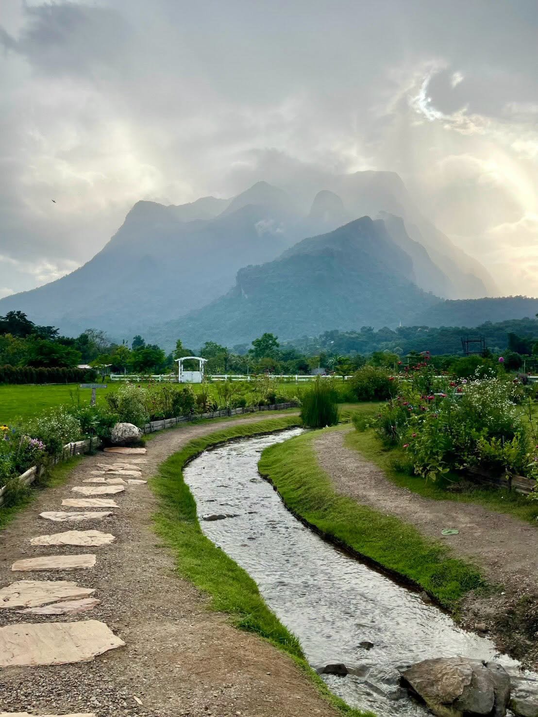 บรรยากาศ Hey Now Chiang Dao Stay
