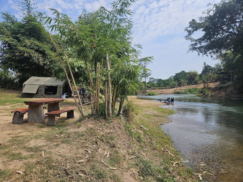 บรรยากาศ วังหิน ริเวอร์แคมป์ปิ้ง
