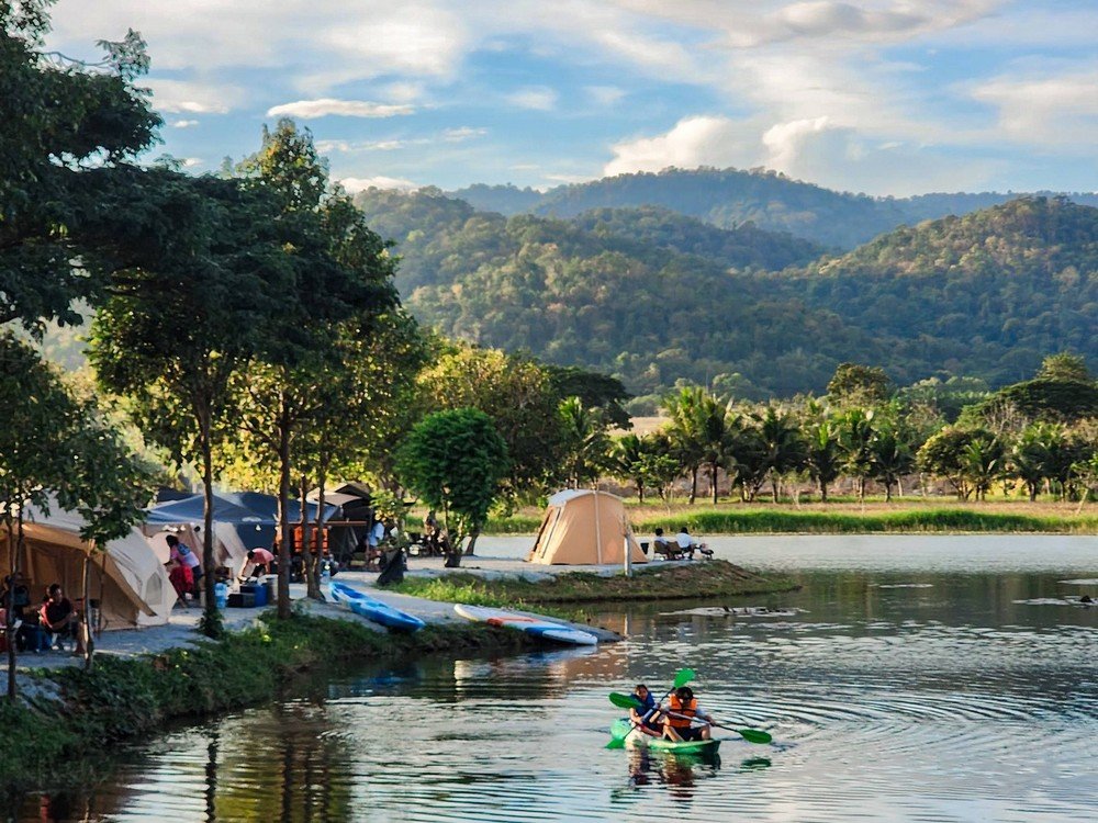 บรรยากาศ SMILE CAMP ลานกางเต็นท์