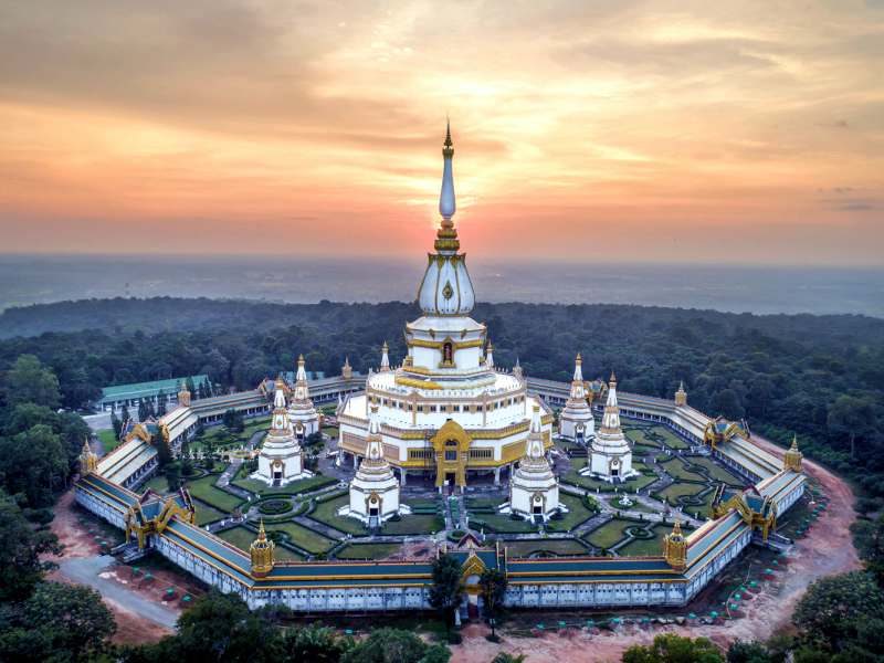 จุดกางเต็นท์ร้อยเอ็ด